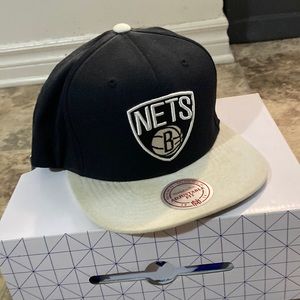 Black and white nets SnapBack